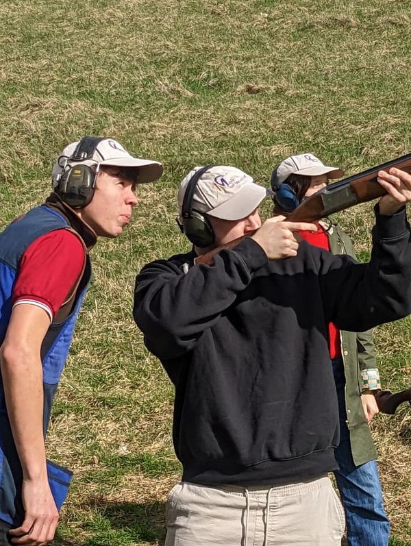 Try Clay Pigeon Shooting in the Cotswolds Bourton-on-the-Water with mobile-clays Private Shooting Experience. Have a go. Holiday makers. Beginners. Birthday parties. Corporate entertainment. Stag and Hen. Try Clay Shooting. Team bonding or just for fun. No licence required. No Experience Required